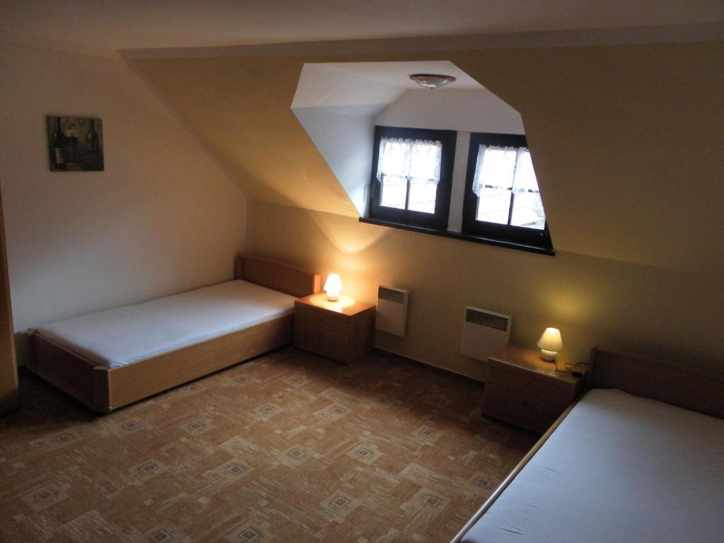 U Kralovny Dagmar Hotel Karlstejn Ruang foto